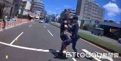 逆騎機車被攔查秒裝「尿急」狂衝 警當場壓制唾液一驗是毒駕