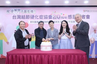 社工師劇烈腹痛驚見27公分巨瘤　確診「晚發型」千面罕病