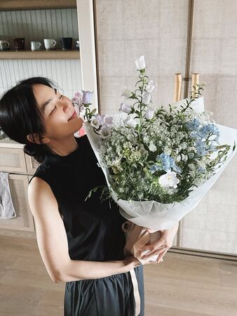 ▲▼Ella迎45歲生日！S.H.E拍片喊「有機會喔」引暴動。（圖／翻攝自臉書）