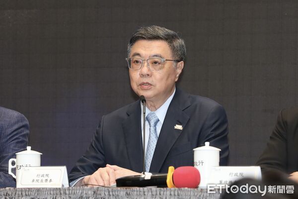 ▲▼卓榮泰院長、陳時中政委、葉俊顯政委兼國發會主委、季連成政委、林明昕政委、李慧芝發言人出席中央毒防作為說明記者會  。（圖／記者劉耿豪攝）