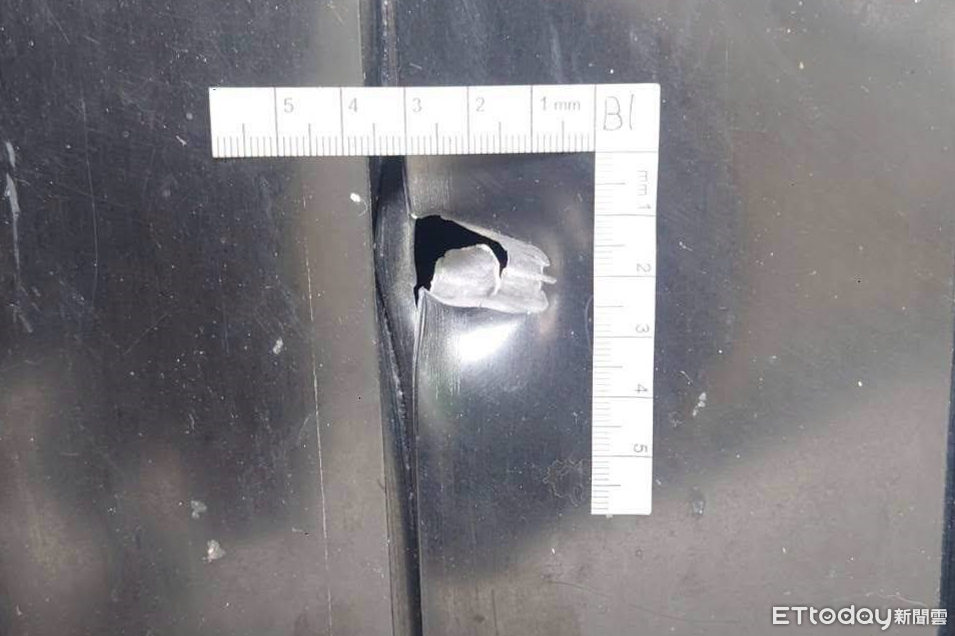 鐵門被打穿!苗栗議員陳光軒看板屋遭槍擊 揭:這2年被跟蹤恐嚇 | ETtoday社會新聞 | ETtoday新聞雲