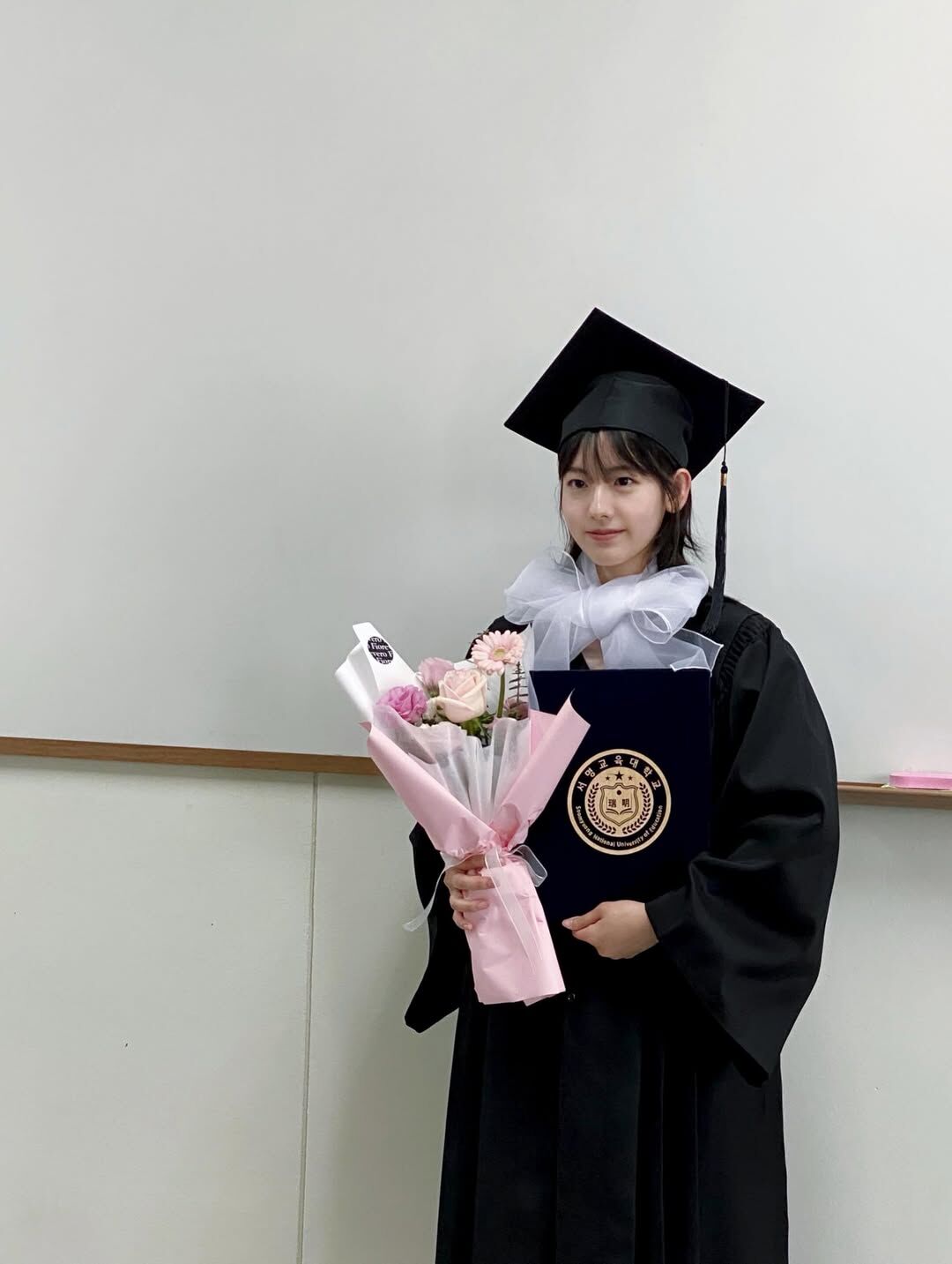 ▲▼《鐵拳教育》24歲女老師爆紅！揭宇振媽媽私下互動。（圖／翻攝自Instagram／songsiaxn）
