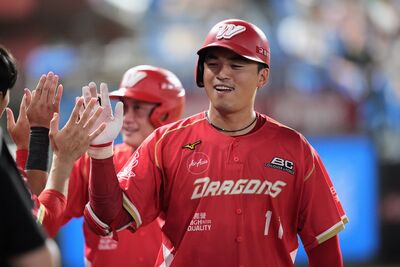 朱育賢開轟！伍鐸好投率隊7比0大勝　龍隊封王倒數