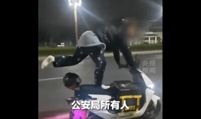 「電動車猴」單腳踩坐墊騎車嗆警「來逮我啊」　陸公安迅速傳喚逮捕