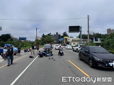 金門金城鎮機車碰撞！零件噴滿地　2騎士受傷送醫
