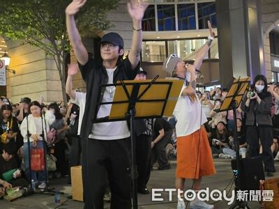 直擊／大咖韓團信義區「免費唱40分」　長輩路過：我知道弄假牙