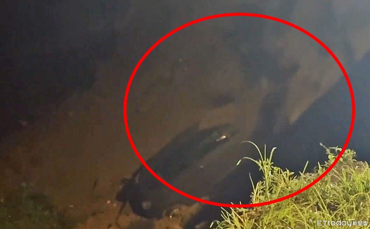 新店涵煙翠社區土石崩塌4次 「汽車遭滅頂」驚悚畫面曝 | ETtoday地方新聞 | ETtoday新聞雲
