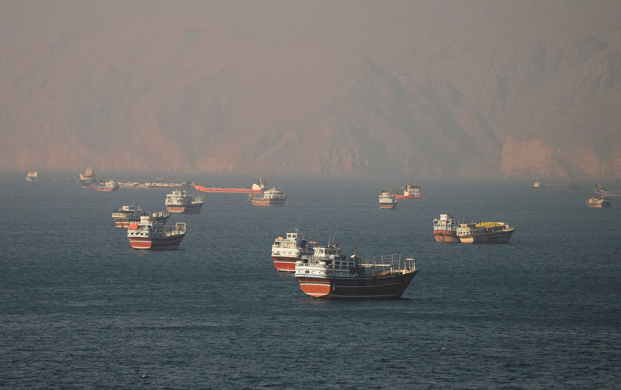 睽違110天!受困船隻「駛出荷莫茲海峽」 500艘商船排隊出港 | ETtoday國際新聞 | ETtoday新聞雲