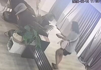 一中商圈飾品店被偷「男把風女行竊」　端走整盤戒指畫面曝