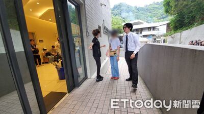 貨車仰德大道逆向撞死文大生！母悲痛抵殯儀館　肇事運將也到場
