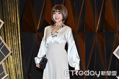胡瓜、陳美鳳天王天后降臨 讓吳東諺白家綺婚宴數鈔機卡住