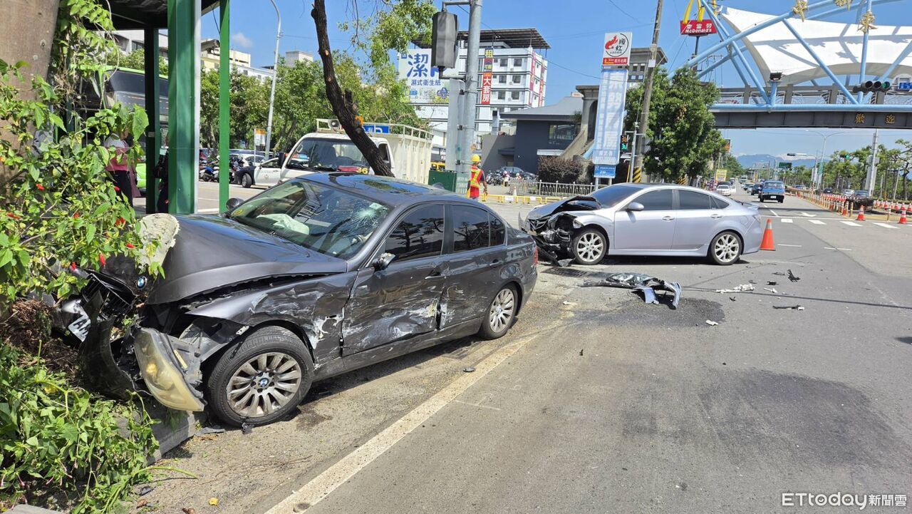 台中東勢自小客遭左轉車猛撞!險衝進客運站 2駕駛傷送醫 | ETtoday社會新聞 | ETtoday新聞雲