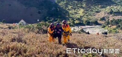 快訊/5人登山隊攀南湖大山1女高山症嘔吐!空勤直升機救援