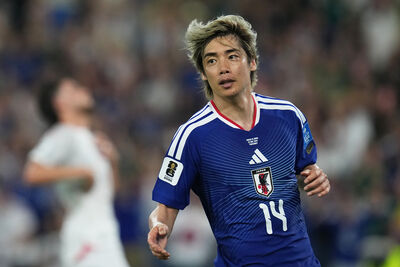 閃電純也破網！33歲伊東純也改寫本田圭佑隊史最年長進球紀錄