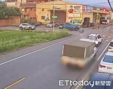 桃園小貨車追撞等紅燈2車5人受傷 司機毒駕辯「煞車失靈」