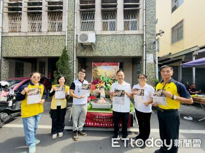 民眾黨屏東市雙雄合體掛看板 林育先+郭泰安喊「服務優先國泰民安