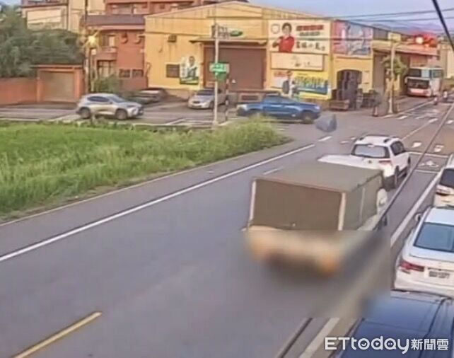 桃園小貨車追撞等紅燈2車5人受傷 司機毒駕辯「煞車失靈」 | ETtoday社會新聞 | ETtoday新聞雲