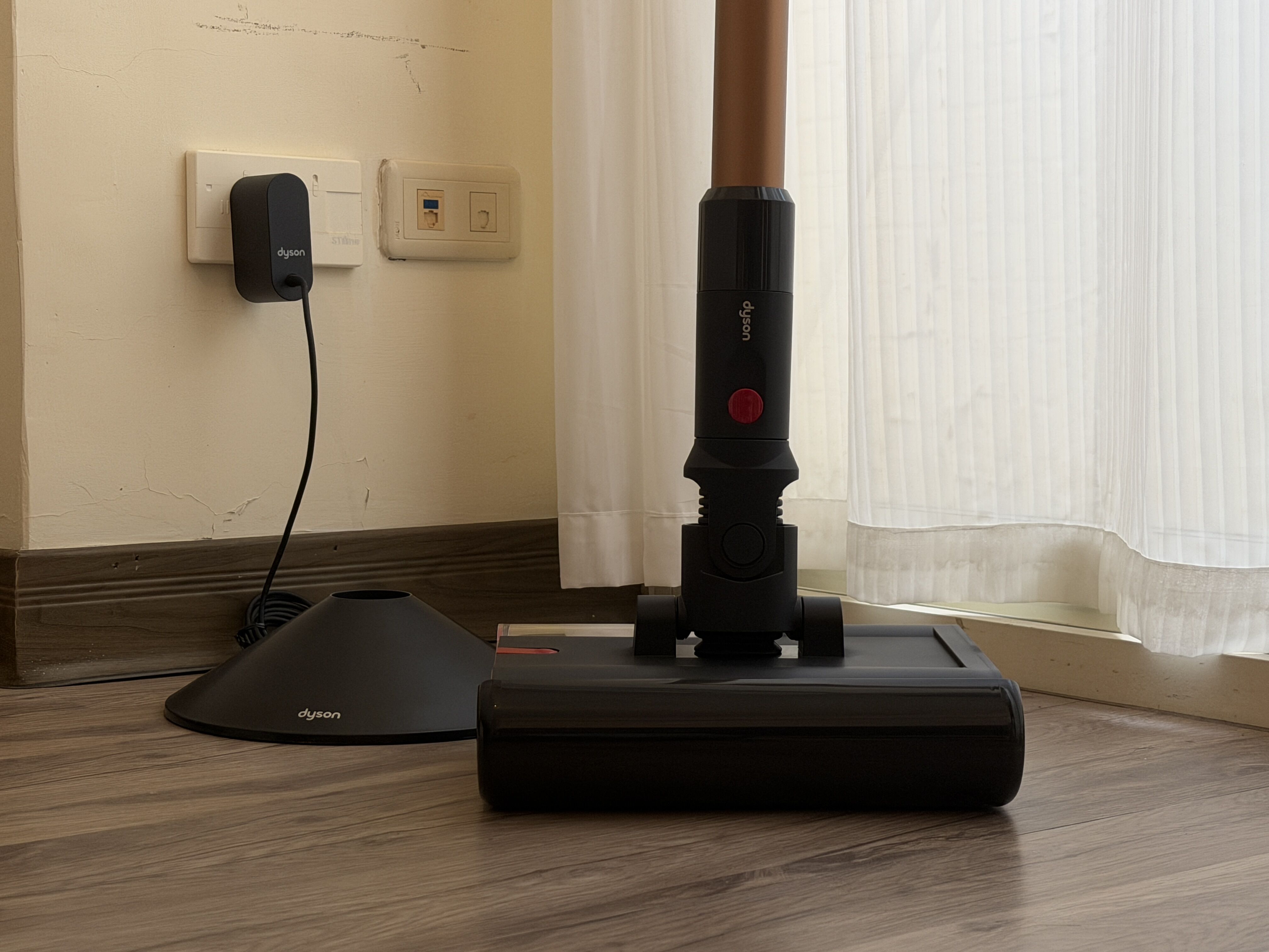 ▲Dyson Pencilwash鉛筆洗地機。（圖／記者蔡惠如攝）
