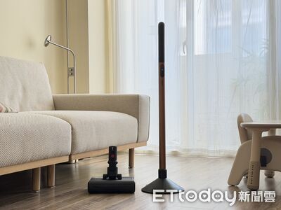 開箱／Dyson Pencilwash鉛筆洗地機實測　最不費力的拖地體驗