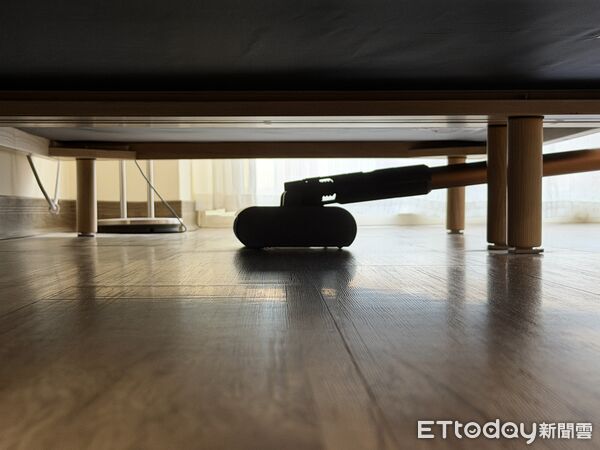 ▲Dyson Pencilwash鉛筆洗地機。（圖／記者蔡惠如攝）