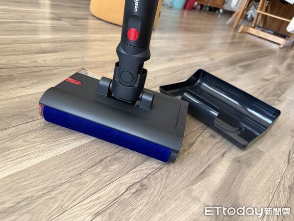 ▲Dyson Pencilwash鉛筆洗地機。（圖／記者蔡惠如攝）
