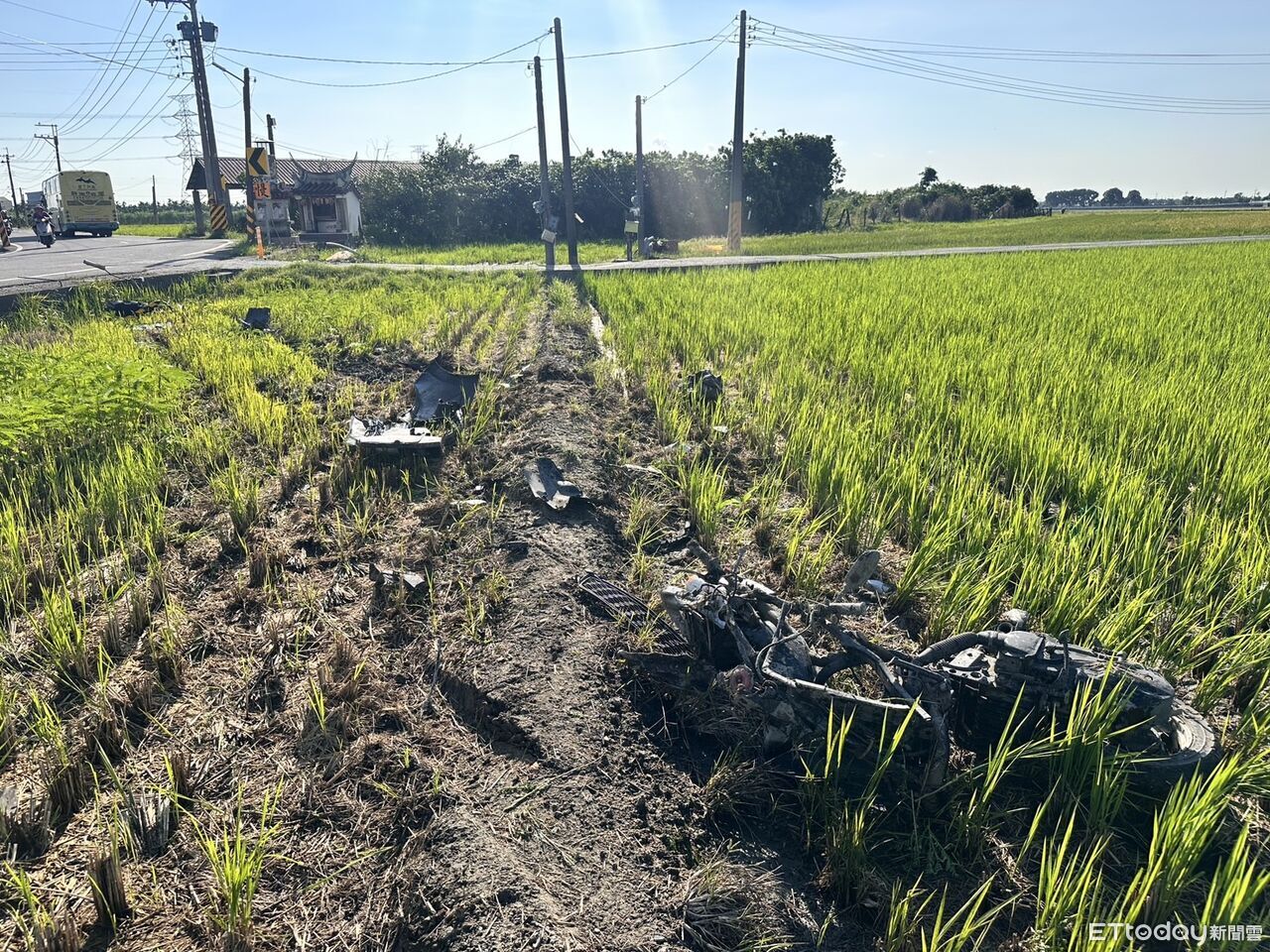 屏東毒駕男猛撞機車!撞進田裡「推輾百米」車身碎裂 騎士慘死 | ETtoday社會新聞 | ETtoday新聞雲