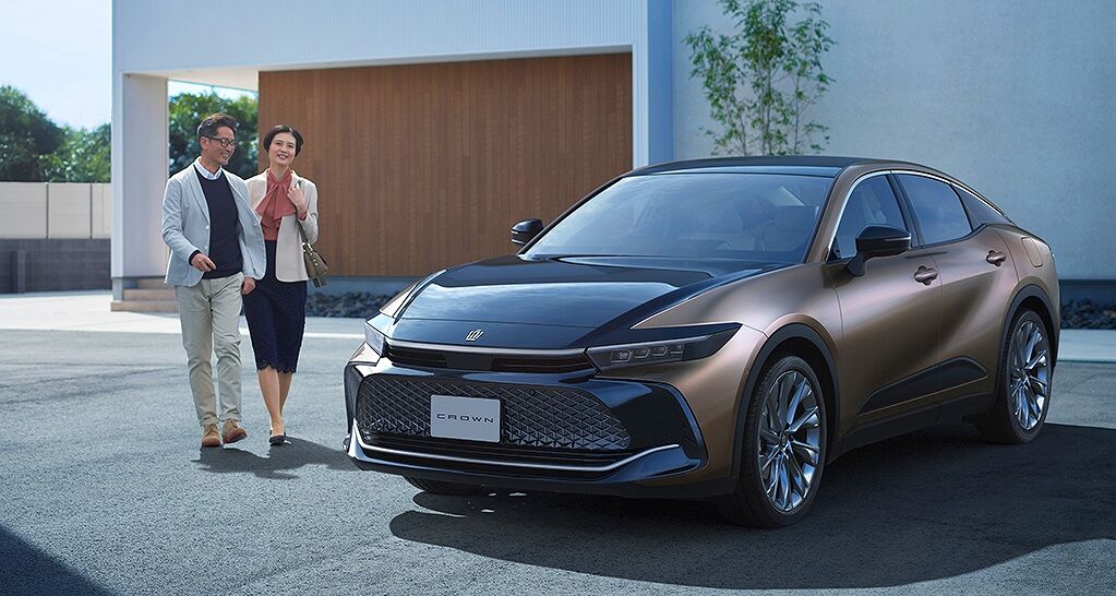 ▲日本釋出TOYOTA Crown Crossover，預計9月登場。（圖／翻攝自TOYOTA）