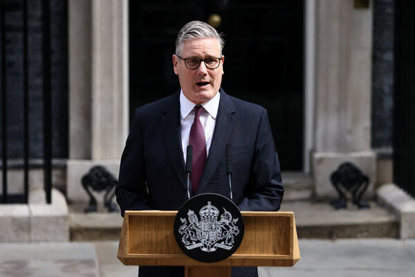 英國首相下台！　換不回穩定
