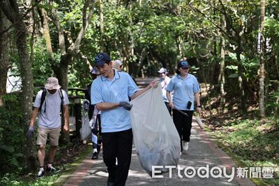 上半年少雨+端午連假...日月潭湧垃圾潮　200志工水陸打撈撿拾