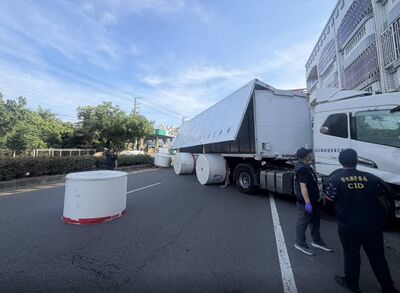 彰化聯結車「逆向撞進民宅」!駕駛毒駕還藏槍 檢聲請羈押