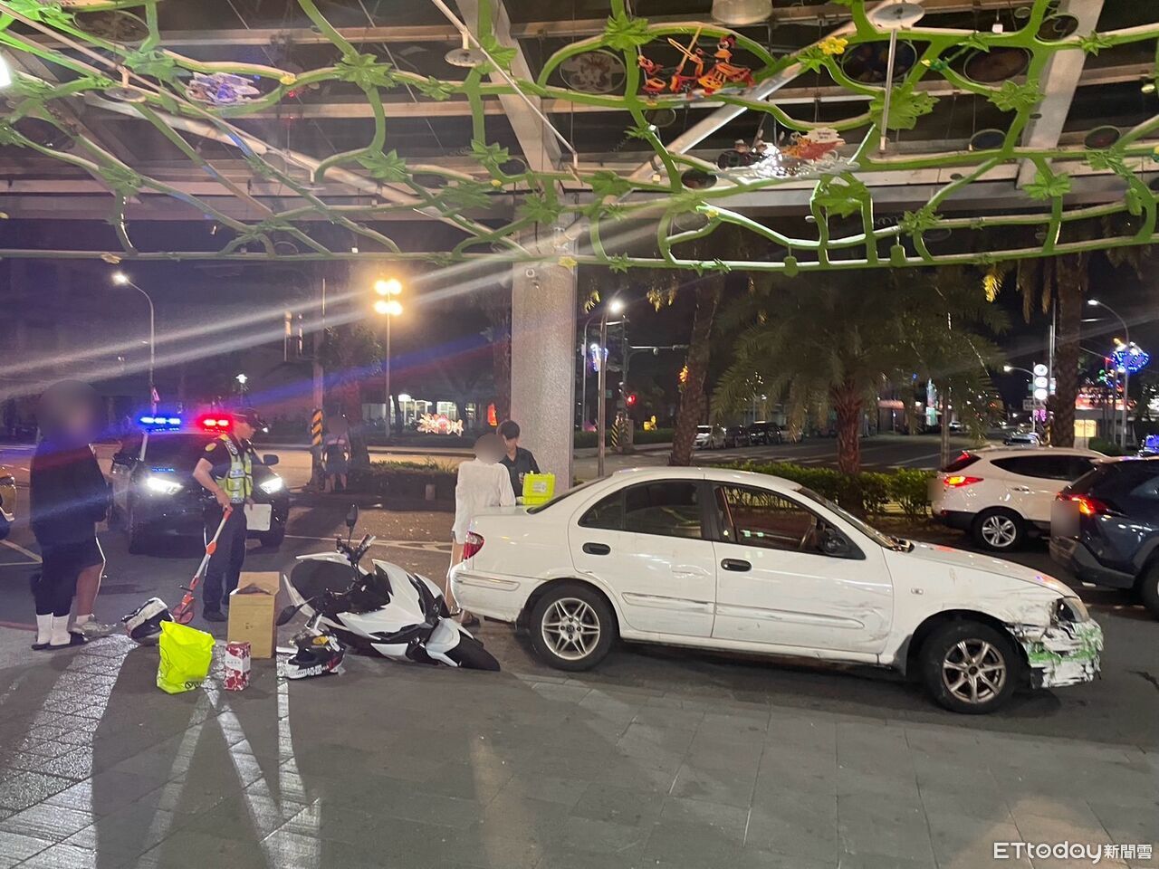 7旬翁潮州火車站前倒車撞機車 網傳「睡著開車」...警還原真相 | ETtoday社會新聞 | ETtoday新聞雲