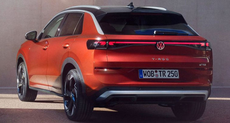 ▲大改款T-Roc無偽裝新車已經悄悄現身台灣被目擊。（圖／翻攝自福斯）