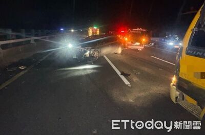疑未注意車前狀態!國1嘉義段深夜驚悚車禍 3車連環撞釀2死3傷