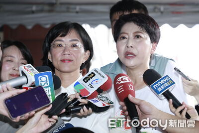 女力連線！合體蘇巧慧賣芒果　陳亭妃喊靠自己：不靠政治、中國影響