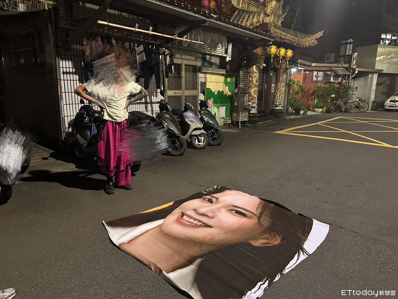鍾佩君競選帆布「全臉被割」!27歲法國觀光客落網:有藝術價值 | ETtoday社會新聞 | ETtoday新聞雲