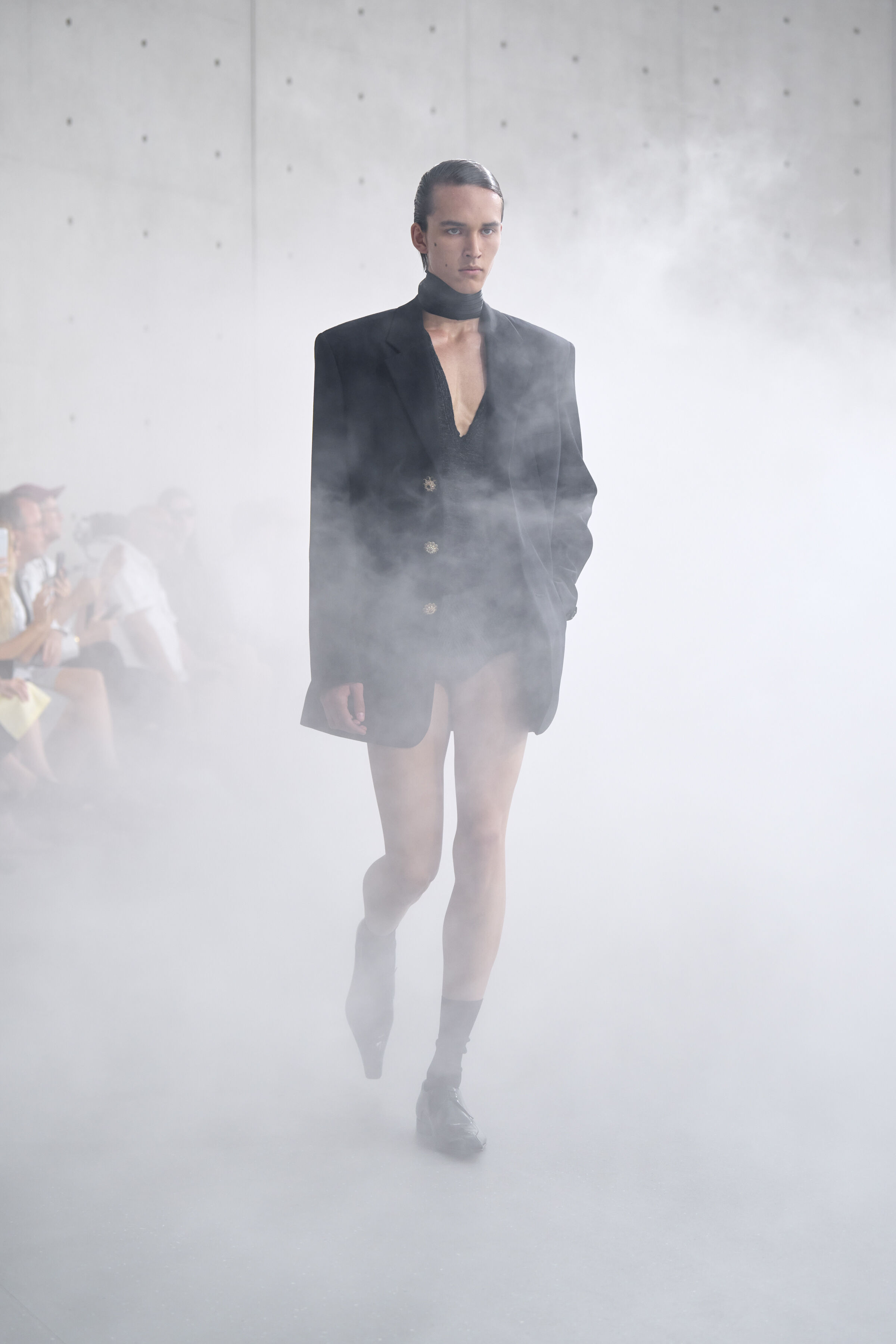 ▲▼      Saint Laurent 2027夏季男裝大秀。（圖／品牌提供）