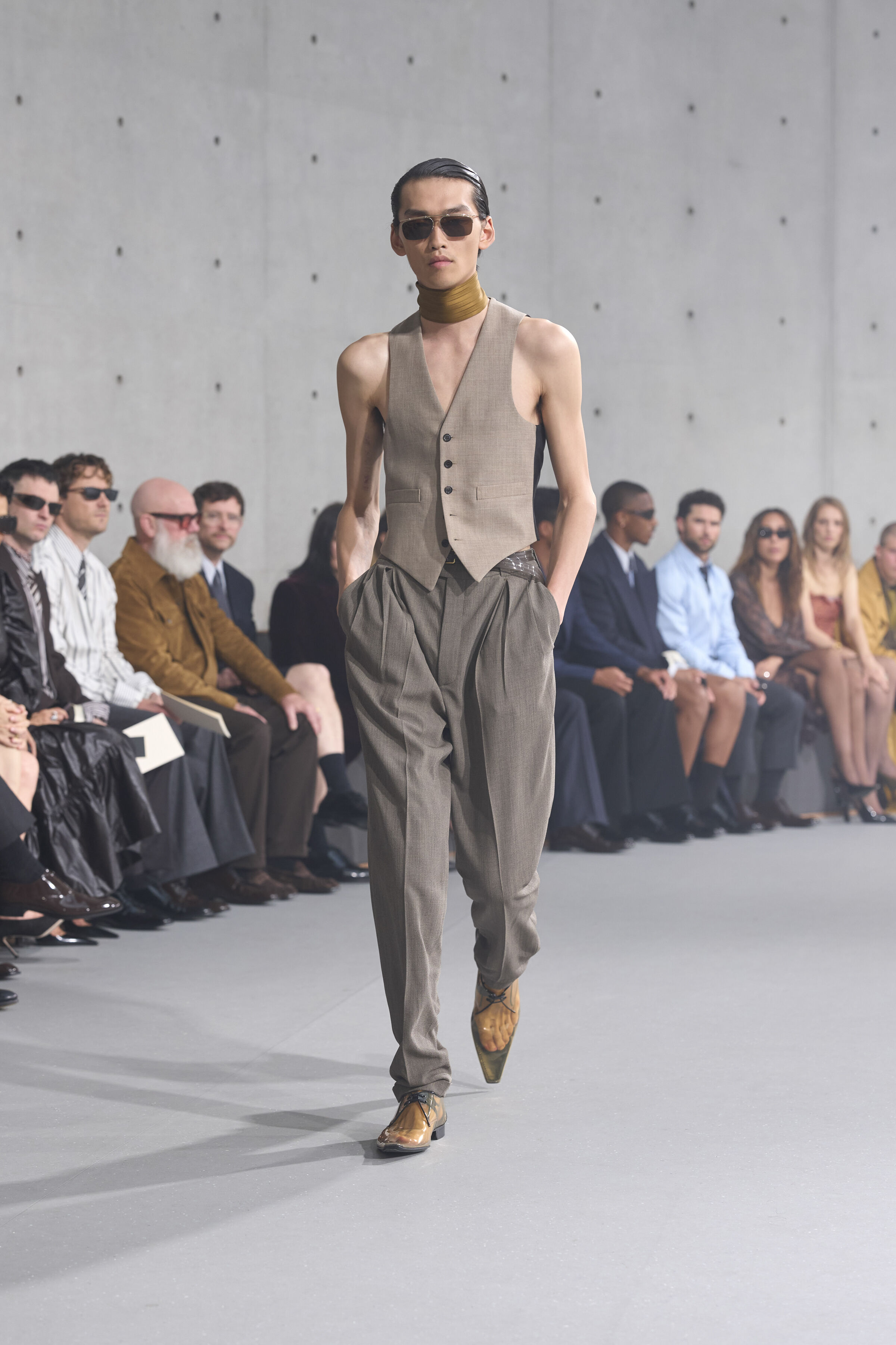 ▲▼      Saint Laurent 2027夏季男裝大秀。（圖／品牌提供）