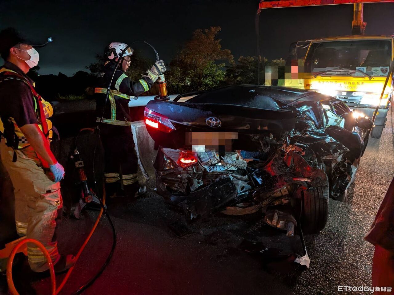 車尾遭撞爛!國1嘉義段追撞釀2死 夫悲痛目擊妻與母當場亡 | ETtoday社會新聞 | ETtoday新聞雲