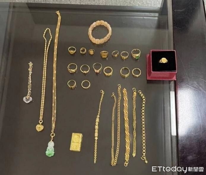 200萬金飾險變垃圾!神明桌藏「傳家寶」成廢家具 清潔隊神救援 | ETtoday社會新聞 | ETtoday新聞雲