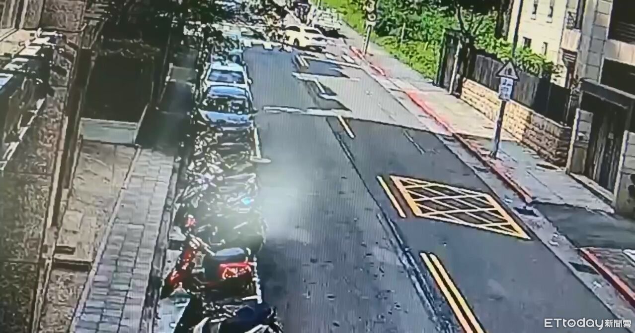 獨/內湖巷弄賓士女突鬼切!76歲騎士遭撞不治 奪命影像曝 | ETtoday社會新聞 | ETtoday新聞雲