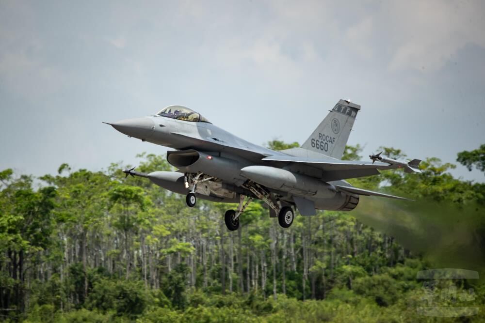 戰備轉場強化空防 F-16V、幻象2000緊急起飛 | ETtoday軍武新聞 | ETtoday新聞雲