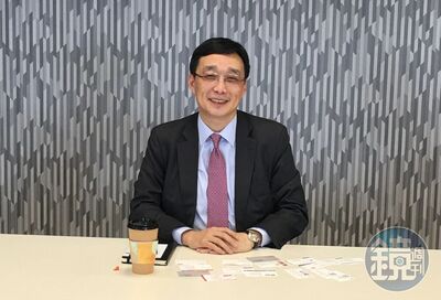 遭蔡鎮宇毆打！郭明鑑兼4家公司董事「2家在香港」　金融圈：少見