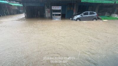 內湖淹成湖 戴瑋姍諷李四川吹噓治水政績:大雨讓治理無能通通現形