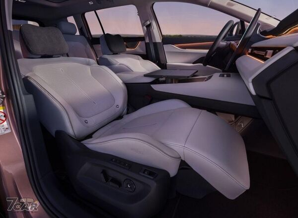 純電旗艦七人座 SUV,續航突破 640 公里 Škoda Peaq 正式登場