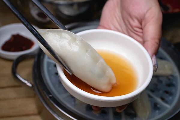 ▲▼英子麵店(手工刀切麵)。（圖／美熊很愛吃授權提供）