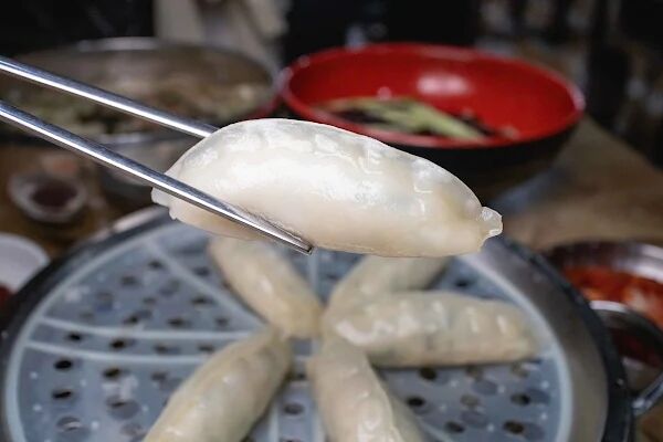 ▲▼英子麵店(手工刀切麵)。（圖／美熊很愛吃授權提供）