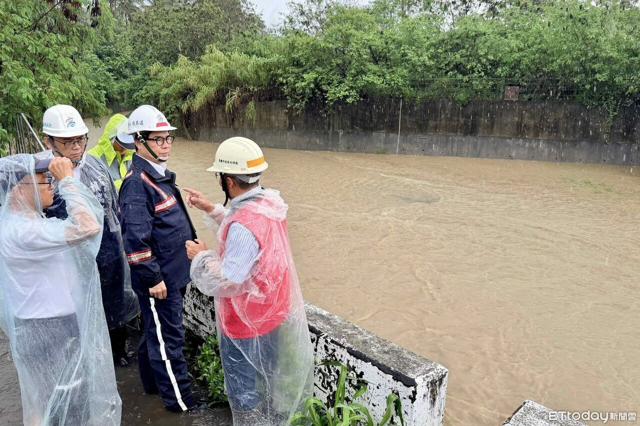 豪雨市府喊停班課!診所休診被罵爆 醫嘆:冒雨出事誰負責 | ETtoday社會新聞 | ETtoday新聞雲