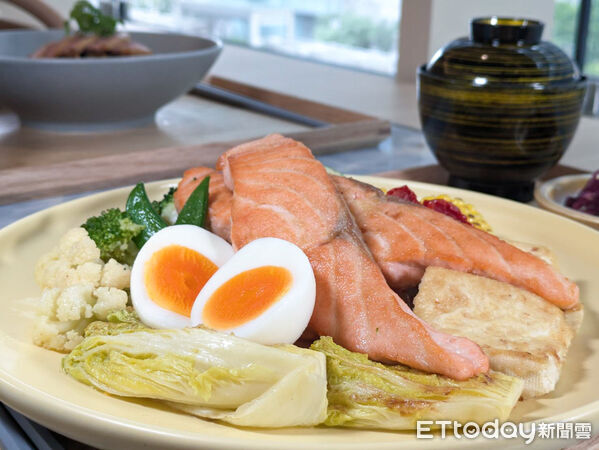 ▲▼永心鳳茶微風信義新型態店亮相　7成菜單更換「新增健康舒活餐」。（圖／記者黃士原攝）