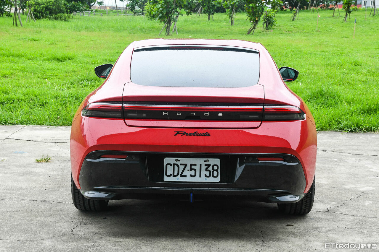 ▲HONDA打破過去日系雙門跑車框架！以截然不同的油電詮釋新美學。（圖／記者徐煜展攝）