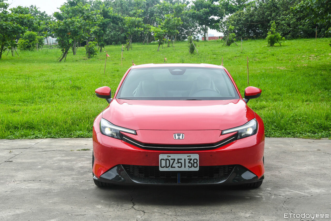 ▲HONDA打破過去日系雙門跑車框架！以截然不同的油電詮釋新美學。（圖／記者徐煜展攝）